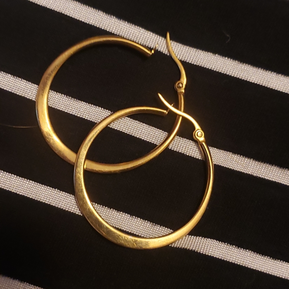 GOLD HOOP EARRINGS